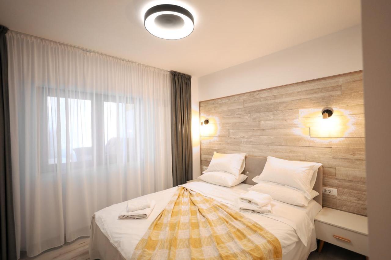 Apartament Patrick Gura Humorului Esterno foto