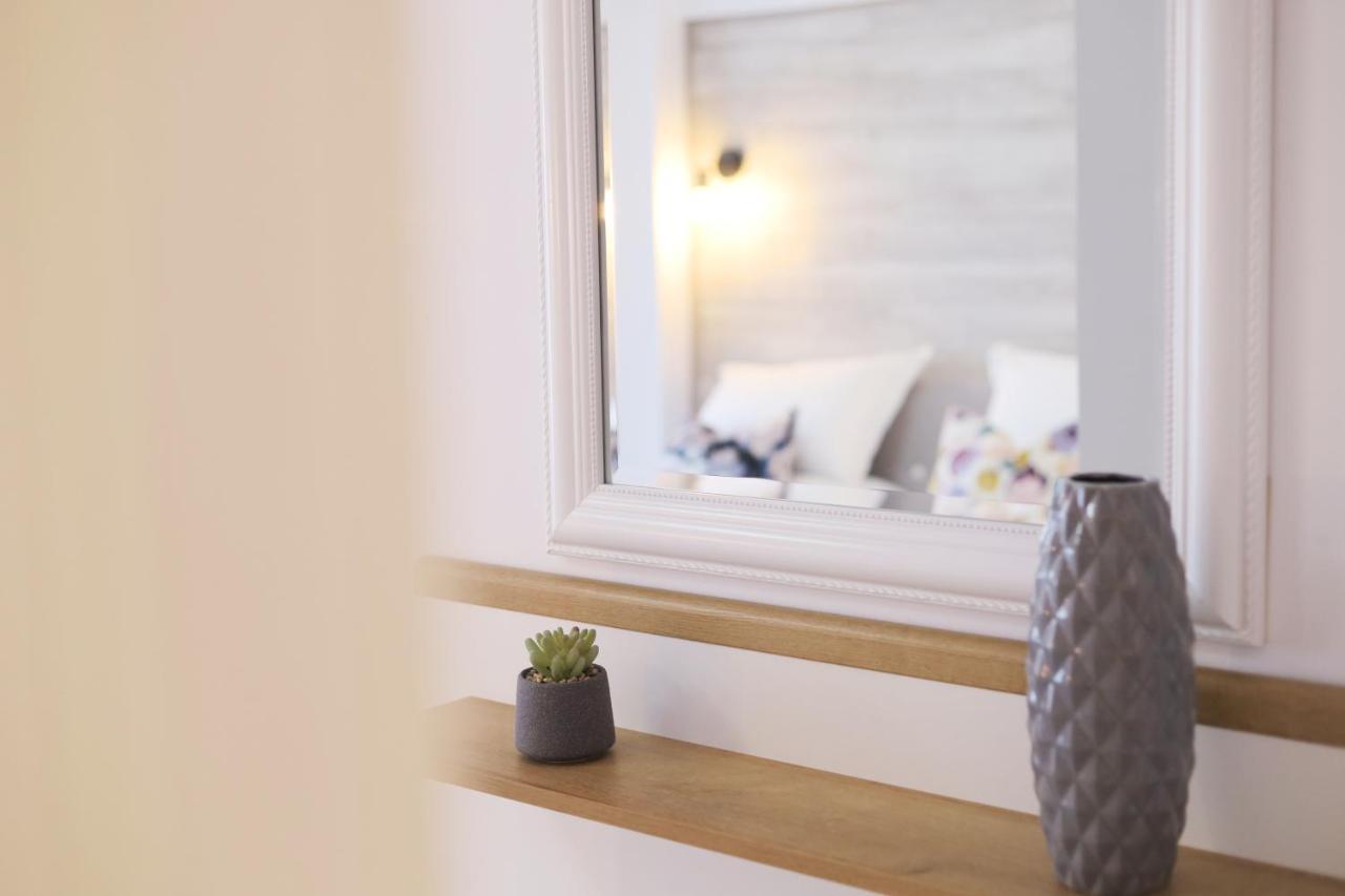 Apartament Patrick Gura Humorului Esterno foto