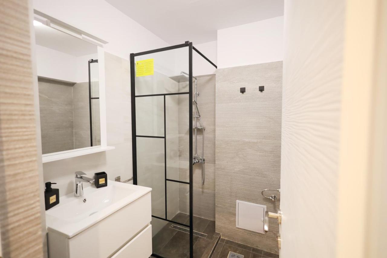 Apartament Patrick Gura Humorului Esterno foto