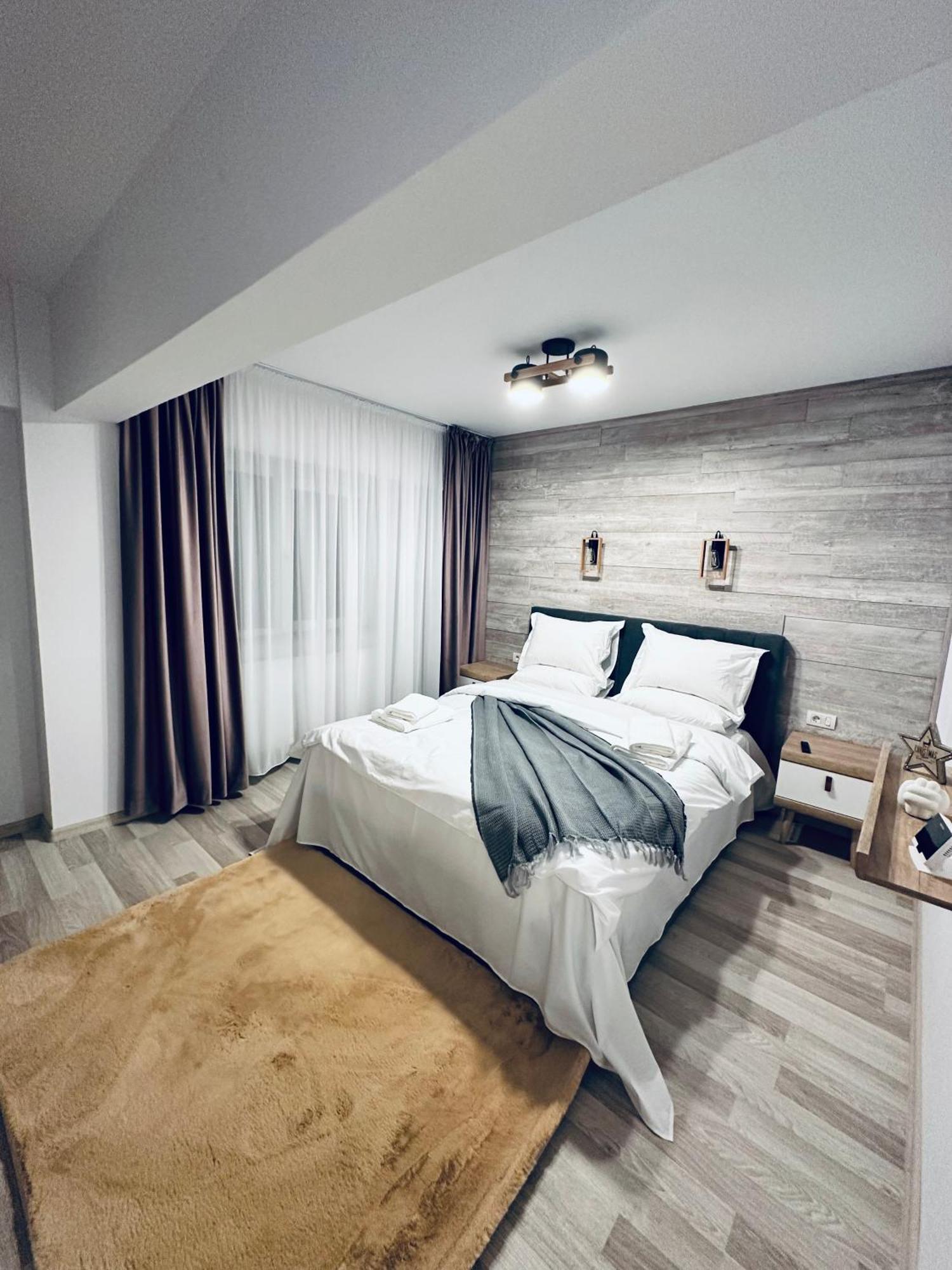 Apartament Patrick Gura Humorului Esterno foto